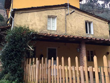 casa Via di Cima Vorno, frazione Vorno CAPANNORI